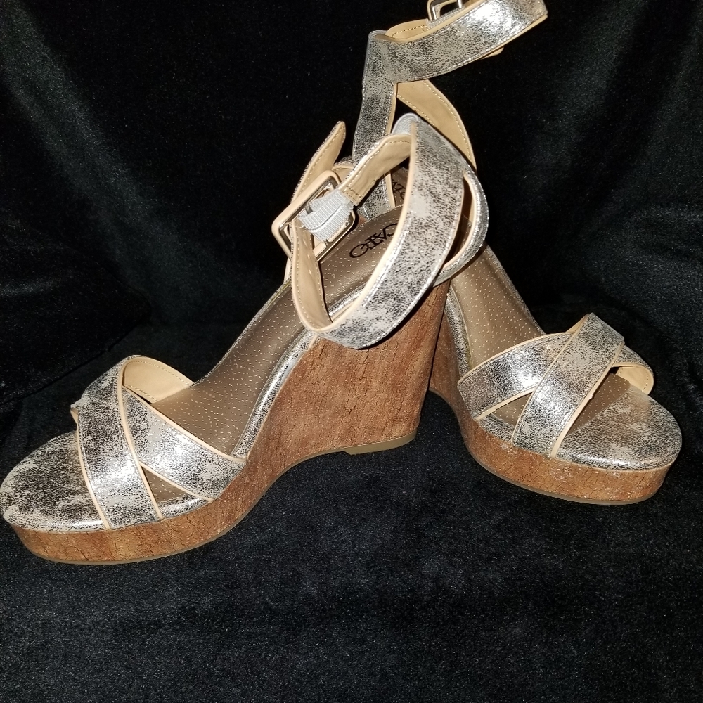 Shoes - Picture 10 of 16